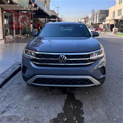 ڤۆڵکسواگن ئەتڵەس کرۆس سپۆرت
